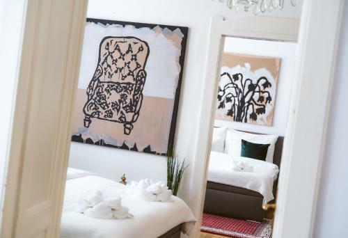 Kafka Apartment 4br+2bath Old Town
