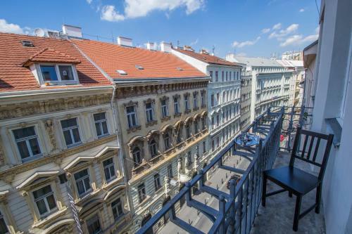 Labyrinth Apartments By Ruterra