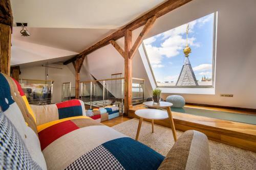 Triplex Kings Apartment In Old Town