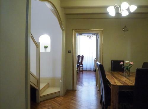 Riverview Old Town Apartment