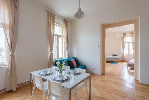 Residence Tesnov Apartment