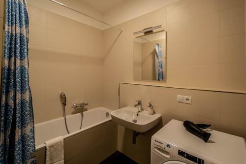 Design 3bdr Apartment In Residence, Free Parking