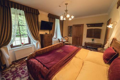 Hotel Svatoj�nsk� Dv?r
