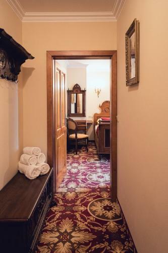 Hotel Svatoj�nsk� Dv?r