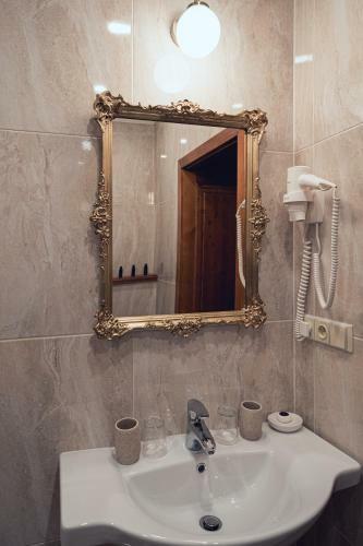 Hotel Svatoj�nsk� Dv?r