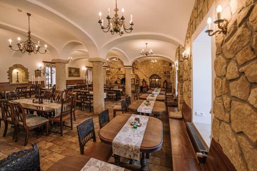 Hotel Svatoj�nsk� Dv?r