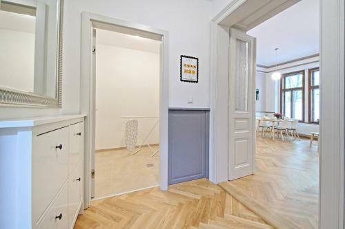 Opera Apartments