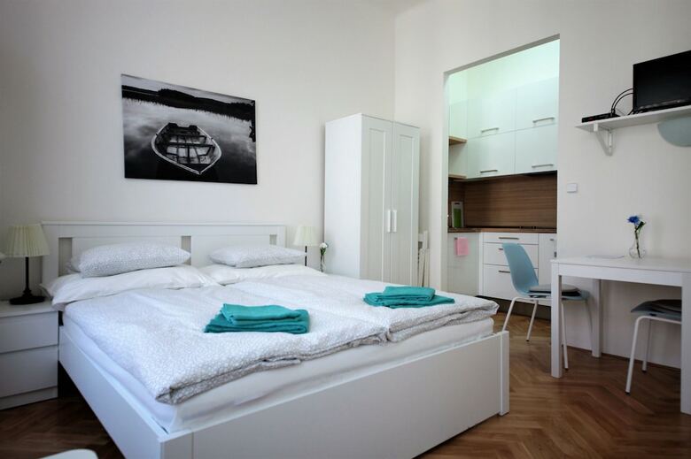 City Castle Aparthotel