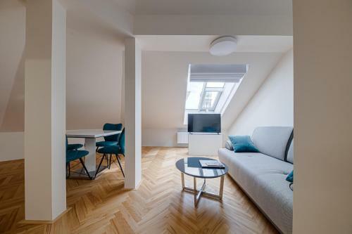Gold Art Apartments