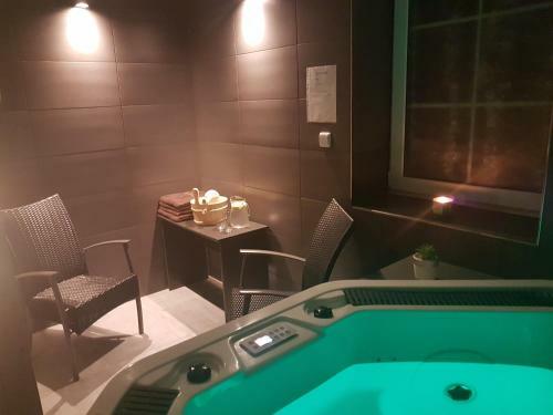 Wellness Hotel Harmonie T?ebo?
