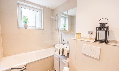 Apartamento Messe+uni: Modern & Stylish For 4: Kitchen+parking