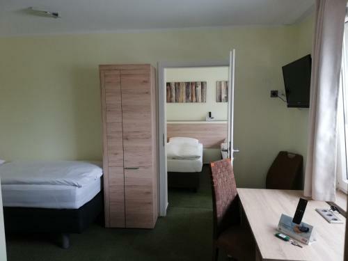 Hostal Motel Monteur