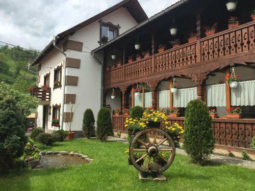 Hostal Pensiunea Cretuca