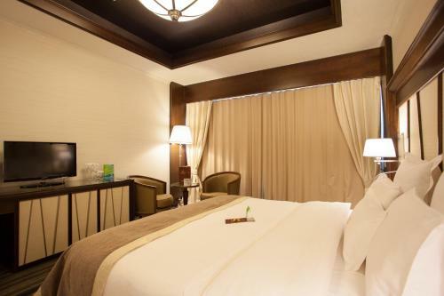Metropolis Hotel