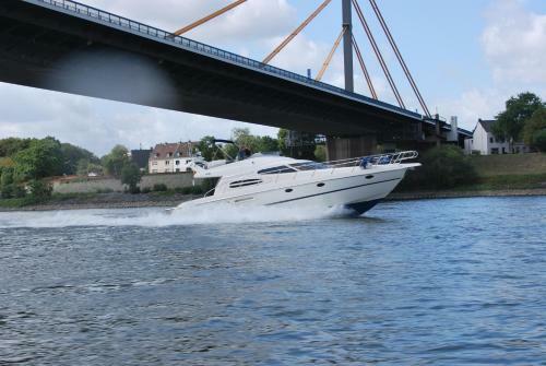 Rhein Yacht Lexa