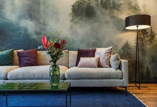 Black F Serviced Apartments