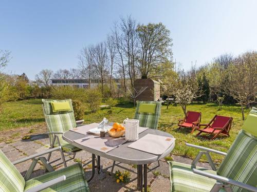 Elegant Apartment With Garden In Gingst