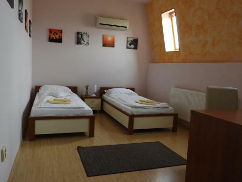 Hostal Pensiunea Caramell