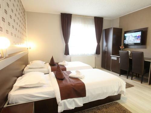 Hostal Pension Mora