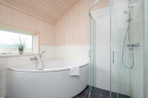 Resort 2 Beach House B 66