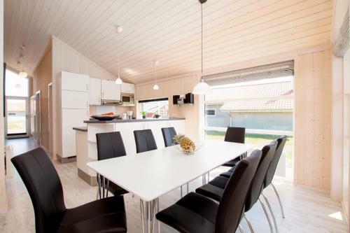 Resort 2 Beach House B 92