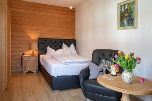 Hostal G�stehaus Gr�n�ugl Am See