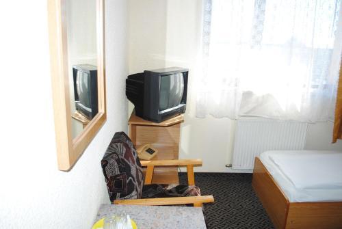 Hotel West