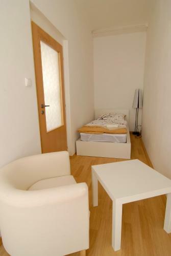 Hostal Fontana Pizzeria - Pension