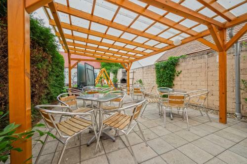 Hostal Penzion U Kostela