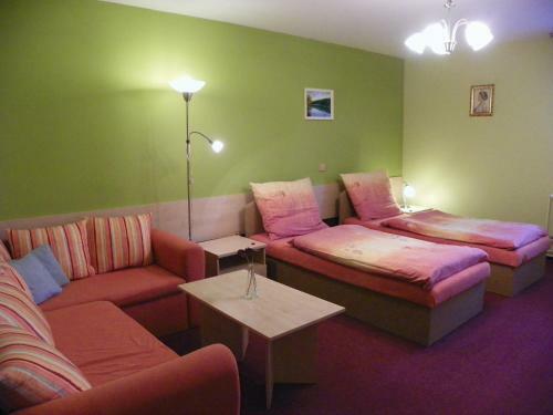Hostal Hostinec A Penzion U Sv. Mikul�?e