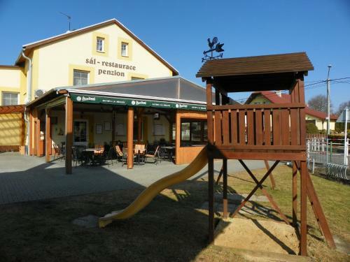 Hostal Hostinec A Penzion U Sv. Mikul�?e