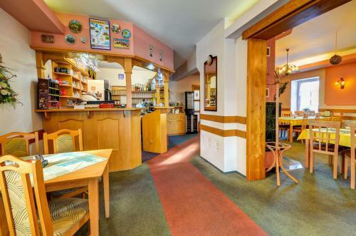 Hostal Hostinec A Penzion U Sv. Mikul�?e