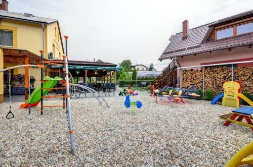 Hostal Hostinec A Penzion U Sv. Mikul�?e
