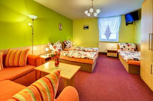 Hostal Hostinec A Penzion U Sv. Mikul�?e