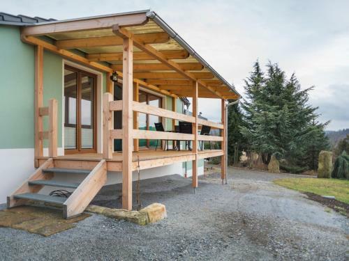 Modern, Cosy Holiday Home With Terrace