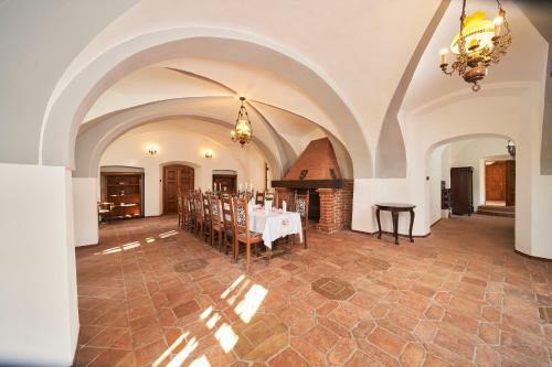 Hostal Penzion Z�mek Le?any