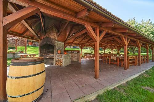 Hostal Penzion Z�mek Le?any