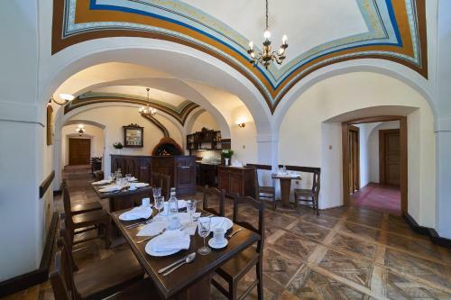Hostal Penzion Z�mek Le?any