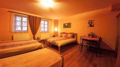 Hostal Penzion Zatisi