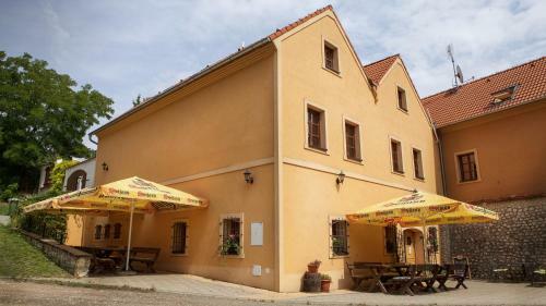 Hostal Penzion Zatisi