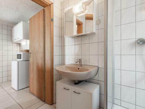 Comfy Apartment In Niepars With Garden