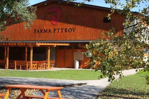 Hostal Farma Pt�rov
