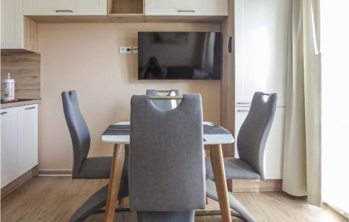 Awesome Apartment In Graal M�ritz W/ Wifi And 1 Bedrooms