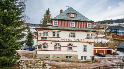 Hotel Atlas A Penzion Domecek