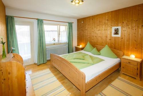 Apartamentos Caf� Chiemgau Und G�stehaus