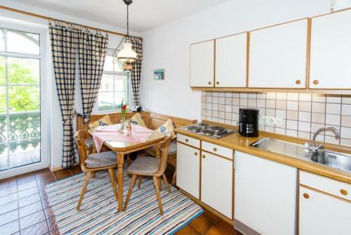 Apartamentos Caf� Chiemgau Und G�stehaus