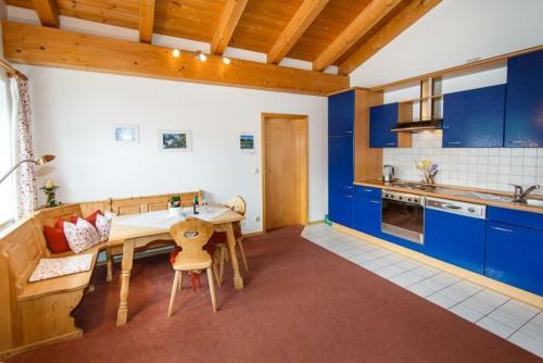 Apartamentos Caf� Chiemgau Und G�stehaus