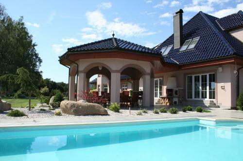 Hostal Nobless Resort