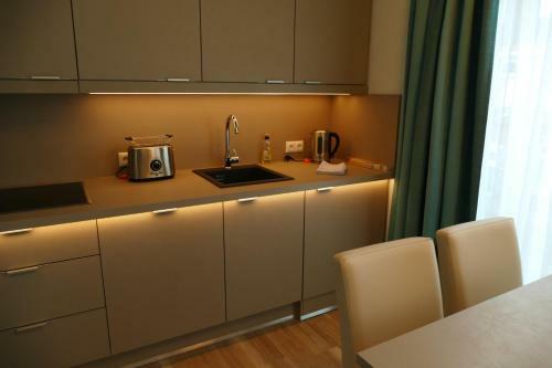 Meyn's Apartments & Hotel
