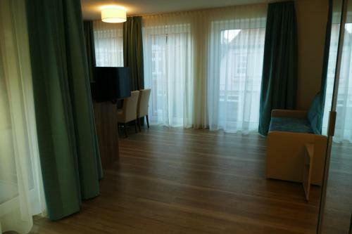 Meyn's Apartments & Hotel